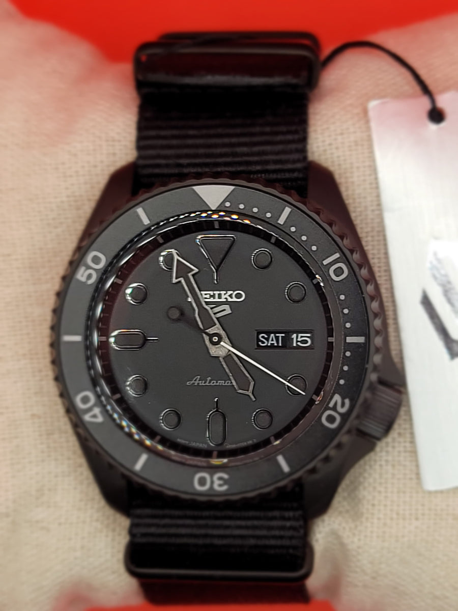 Seiko 5 Sports “Stealth Black” Automatic Diver Style image 5