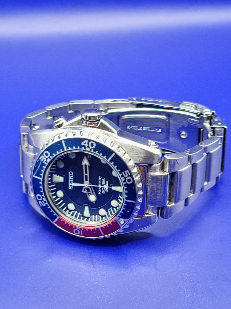 Seiko Kinetic Scuba 200M Pepsi Diver Reference: SKA369P1 / 5M63-0D80 image 3