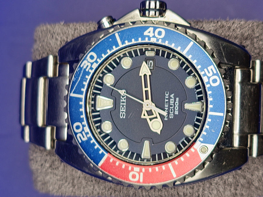 Seiko Kinetic Scuba 200M Pepsi Diver Reference: SKA369P1 / 5M63-0D80 image 2
