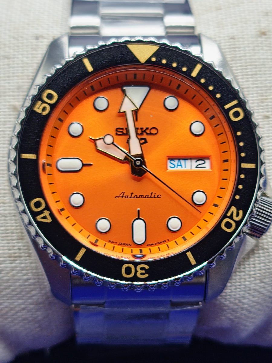 SEIKO 5 SPORTS SRPD59K1 AUTOMATIC Orange Dial Diver Style “Orange Is The New Adventure.” image 8