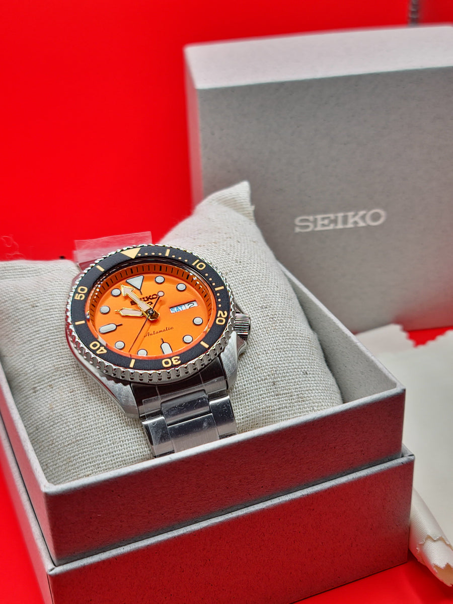 SEIKO 5 SPORTS SRPD59K1 AUTOMATIC Orange Dial Diver Style “Orange Is The New Adventure.” image 4